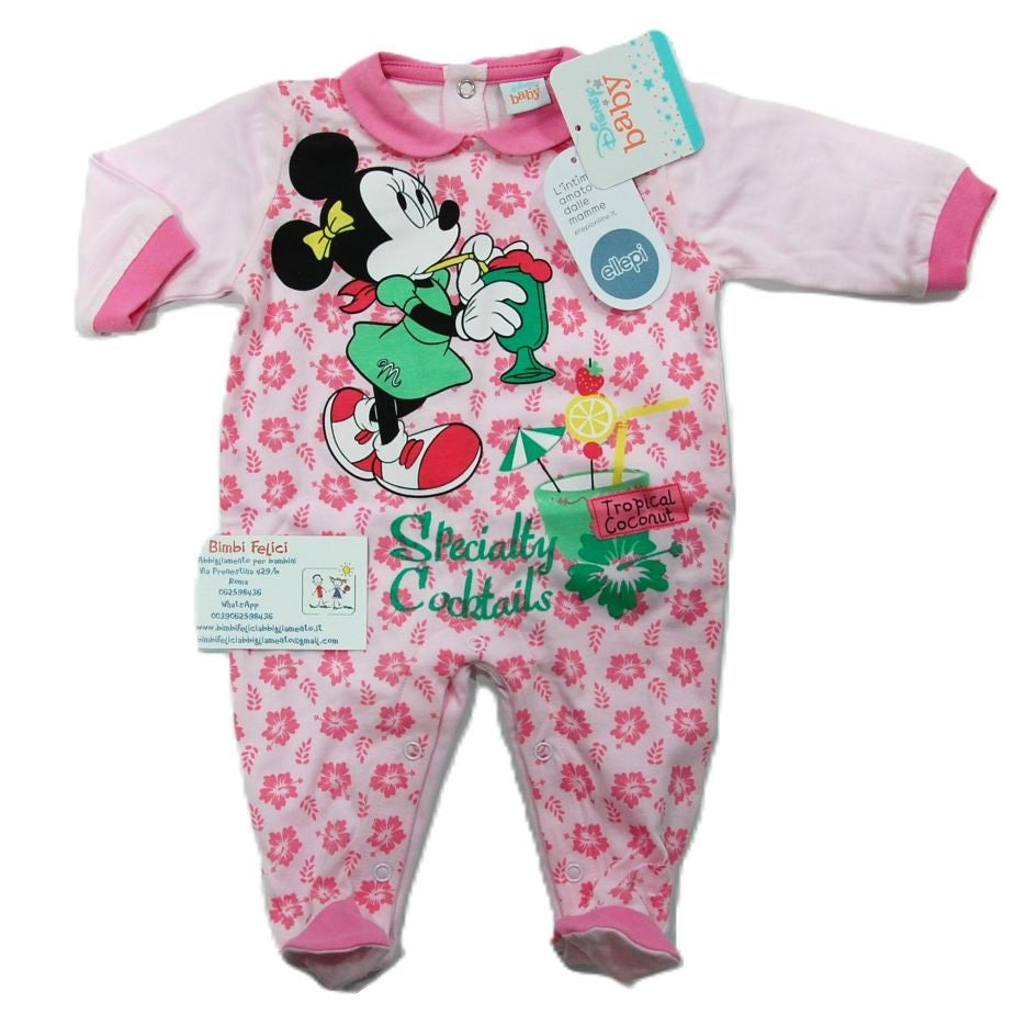 Tutina in cotone leggero da neonata Disney con Minnie che sorseggia un cocktail su fondo rosa chiaro a fiori rosa più scuro.