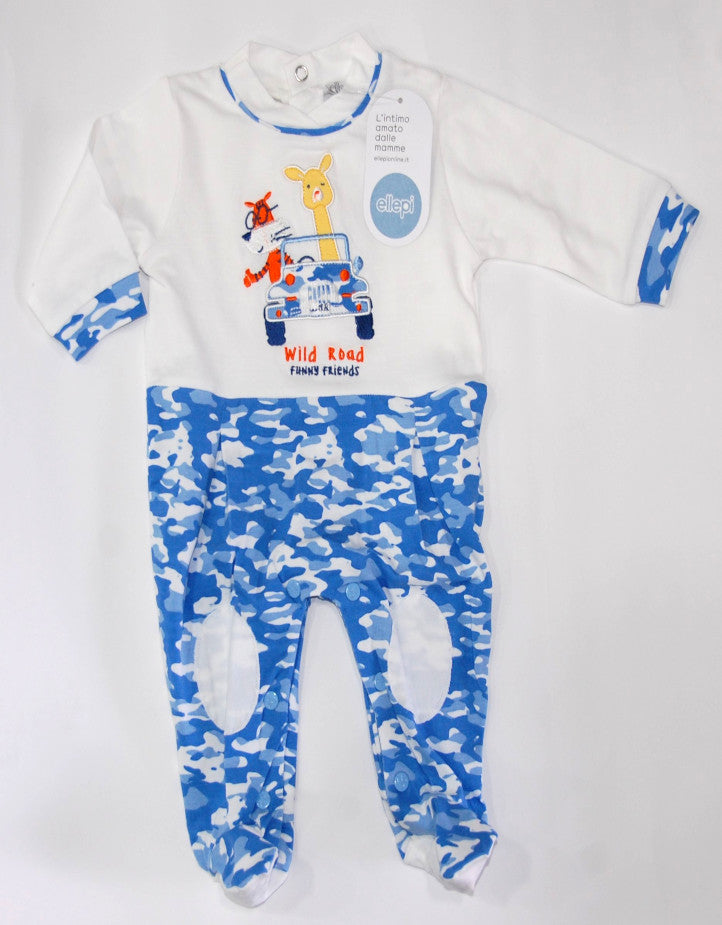 Tutina neonato in cotone leggero con animali su jeep e scritta "wild road funny fiends" su fondo bianco e parte inferiore azzurro mimetico