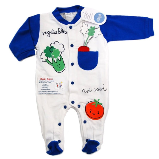 Tutina neoneto in cotone leggero bianca con colletto e maniche azzurri, completamente abbottonata sul davanti, con scritta "vegetables are cool" e ortaggi disegnati.