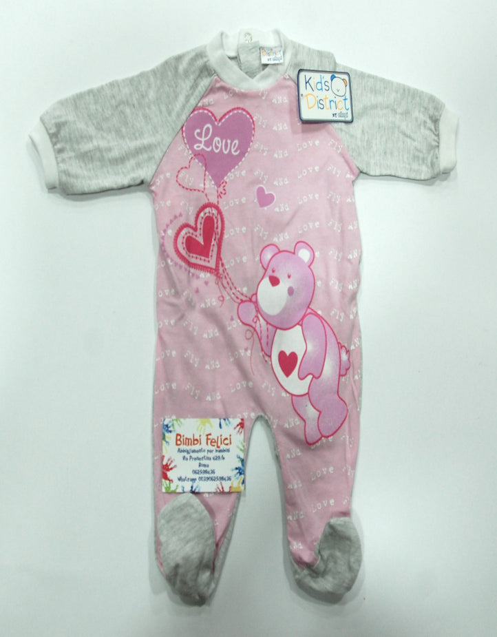 Tutina neonata in cotone leggero con orso con cuore su fondo rosa e maniche grigie
