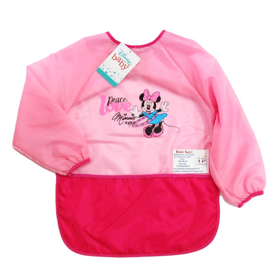 Grembiule bavaglino antimacchia a maniche lunghe da bambina in poliestere impermeabile rosa, con stampa di Minnie, scritta Peace Love e tasca inferiore fucsia, su sfondo bianco.
