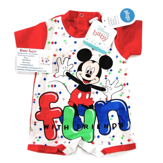 Pagliaccetto estivo a maniche corte da neonato in cotone rosso distribuito da Ellepi Disney Baby, con il davanti bianco a coriandoli arricchito dalla stampa di Topolino e la scritta colorata FUN, disposto su sfondo bianco.
