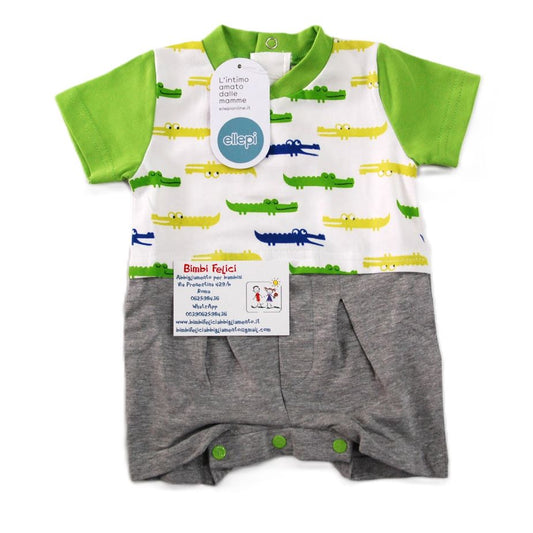 Pagliaccetto da neonato in cotone estivo con coccodrilli colorati su fondo bianco e parte inferiore grigia.